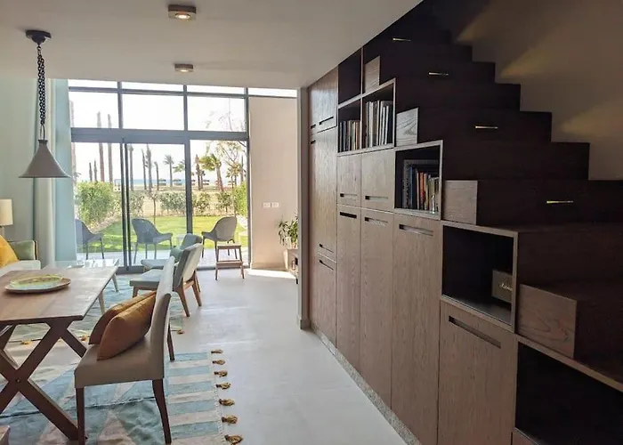 Modern Beachfront 1br Loft With Garden In Somabay Chalet