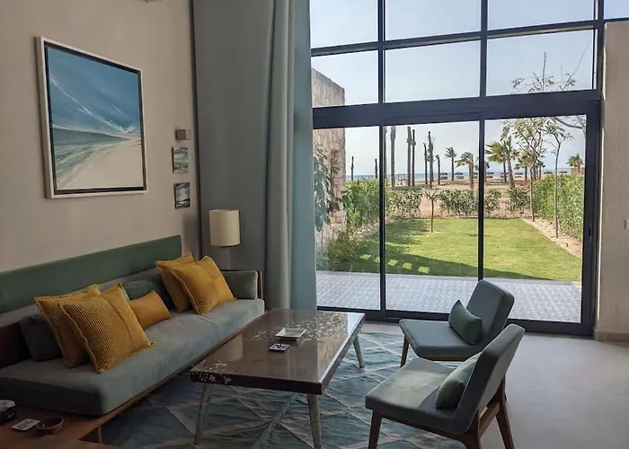 Modern Beachfront 1br Loft With Garden In Somabay