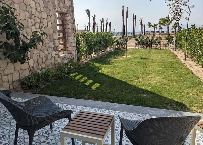 Chalet Modern Beachfront 1br Loft With Garden In Somabay